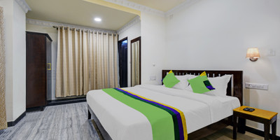 Standard room in Treebo Jheel Mahal in undefined. Extra comfy beds