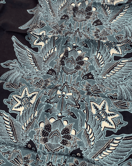 Peksi Kelopak Kembang Mawar